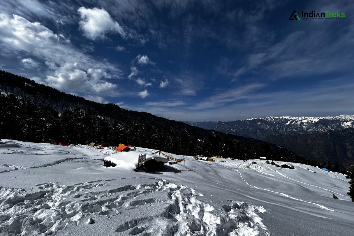 Kedarkantha Trek Summit in Snow