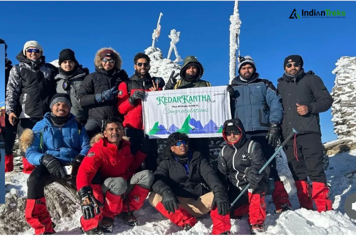 Group Trekking in Snow Kedarkantha