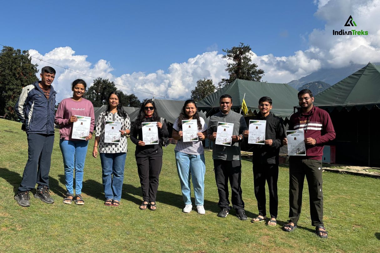 Deoriatal Chopta Tungnath Chandrashila Trek in Uttarakhand